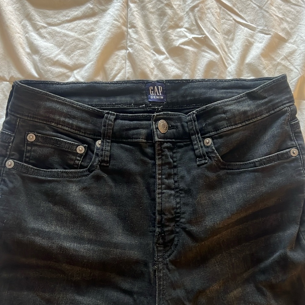 GAP super high ride skinny jeans. Black, good worn, used condition.